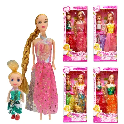 MUÑECA CON ACCESORIOS ARMADA