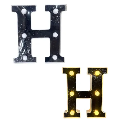LAMPARA DE LETRA H 21.8CM FONDO NEGRO BRILLANTE LUZ CALIDA