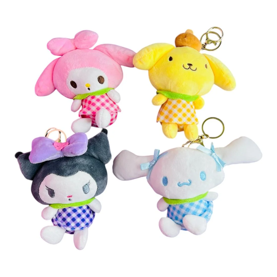 LLAVERO PEUCHE KUROMI VESTIDO CUADROS