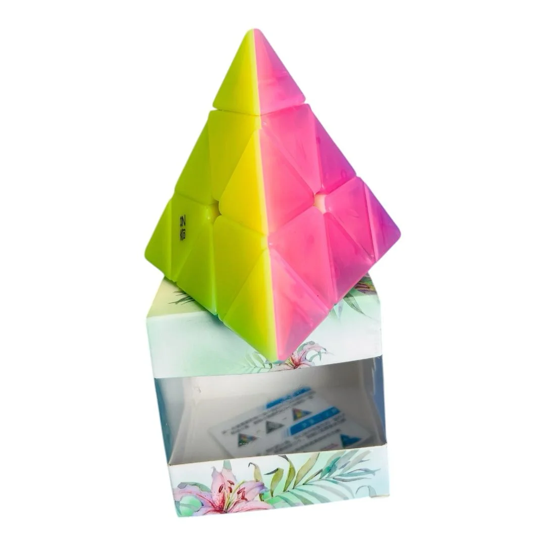 CAJA PIRAMIDE RUBIK 3X3 HIELO