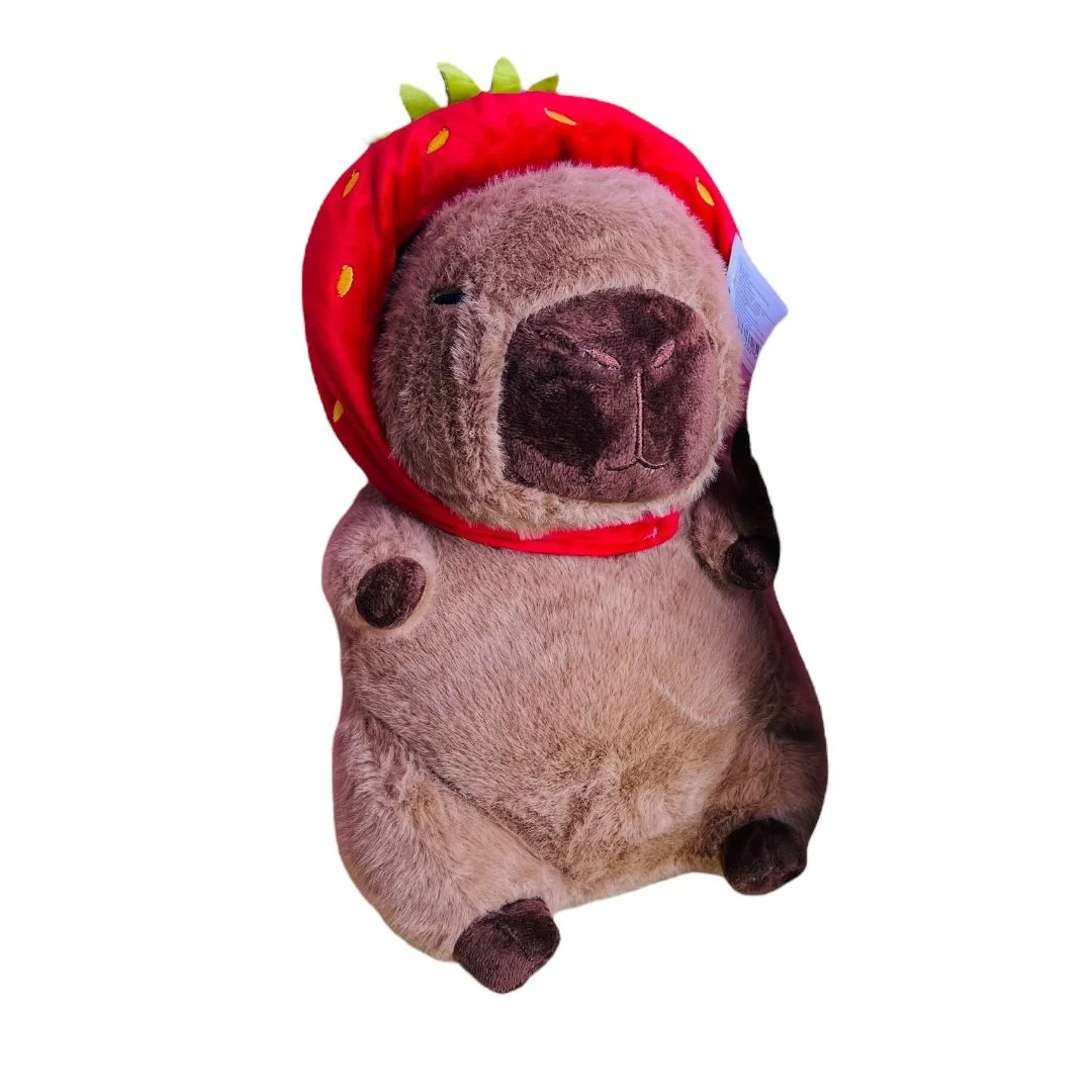 PELUCHE CAPIBARA 22CM GORRO FRESA