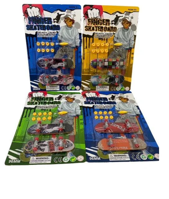 CARTON PATINETA CON ACCESORIOS X2