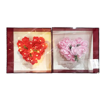 CORAZON FLORES ARTIFICIALES CON LUZ EN CAJA VIDRIO
