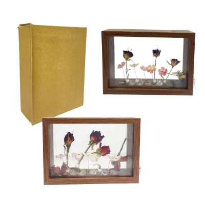 ROSAS ARTIFICIALES CON LUZ EN CAJA MADERA