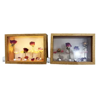 ROSAS ARTIFICIALES CON LUZ EN CAJA MADERA