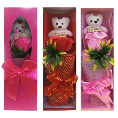 RAMO ROSAS ARTIFICIALES CON OSO EN CAJA,