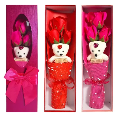 RAMO ROSAS ARTIFICIALES CON OSO EN CAJA