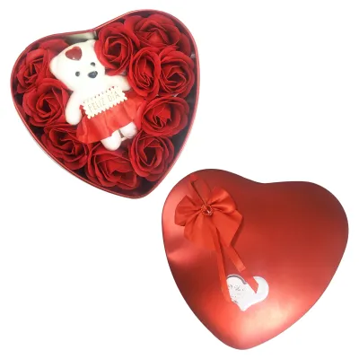 ROSAS CON OSO EN CAJA CORAZON METALICA