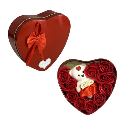 ROSAS CON OSO EN CAJA CORAZON METALICA